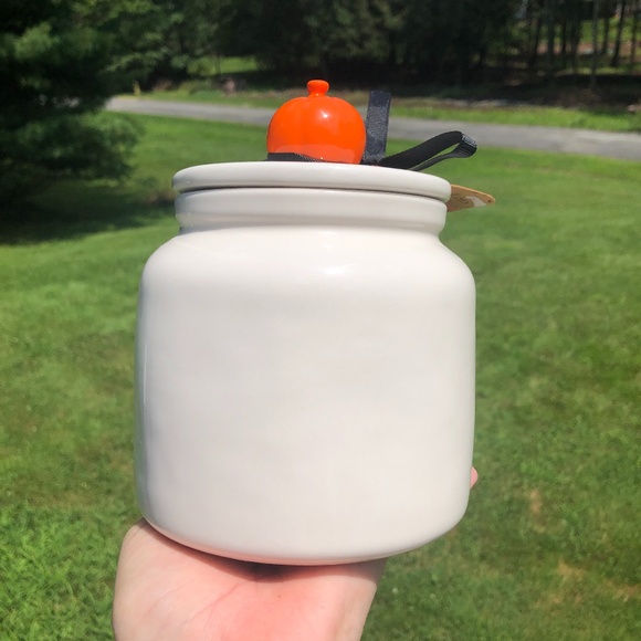 NWT Rae Dunn Peanuts Gang Charlie Brown Snoopy Halloween Canister Trick or Treat - Picture 4 of 5